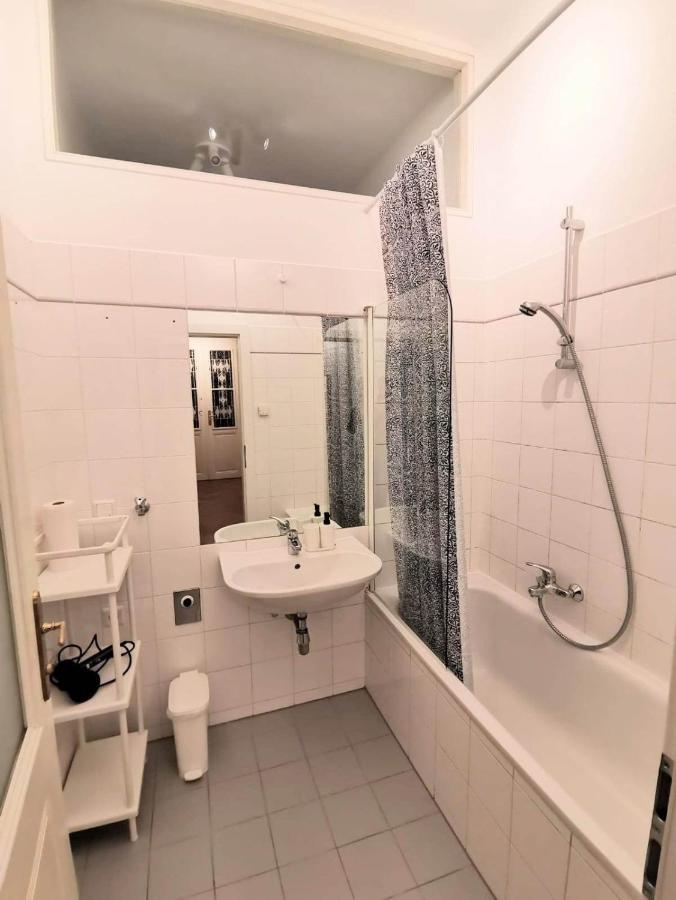 Central And Round 3 Minutes To City Shopping Center And Schoenbrunn Palace Vienna Luaran gambar