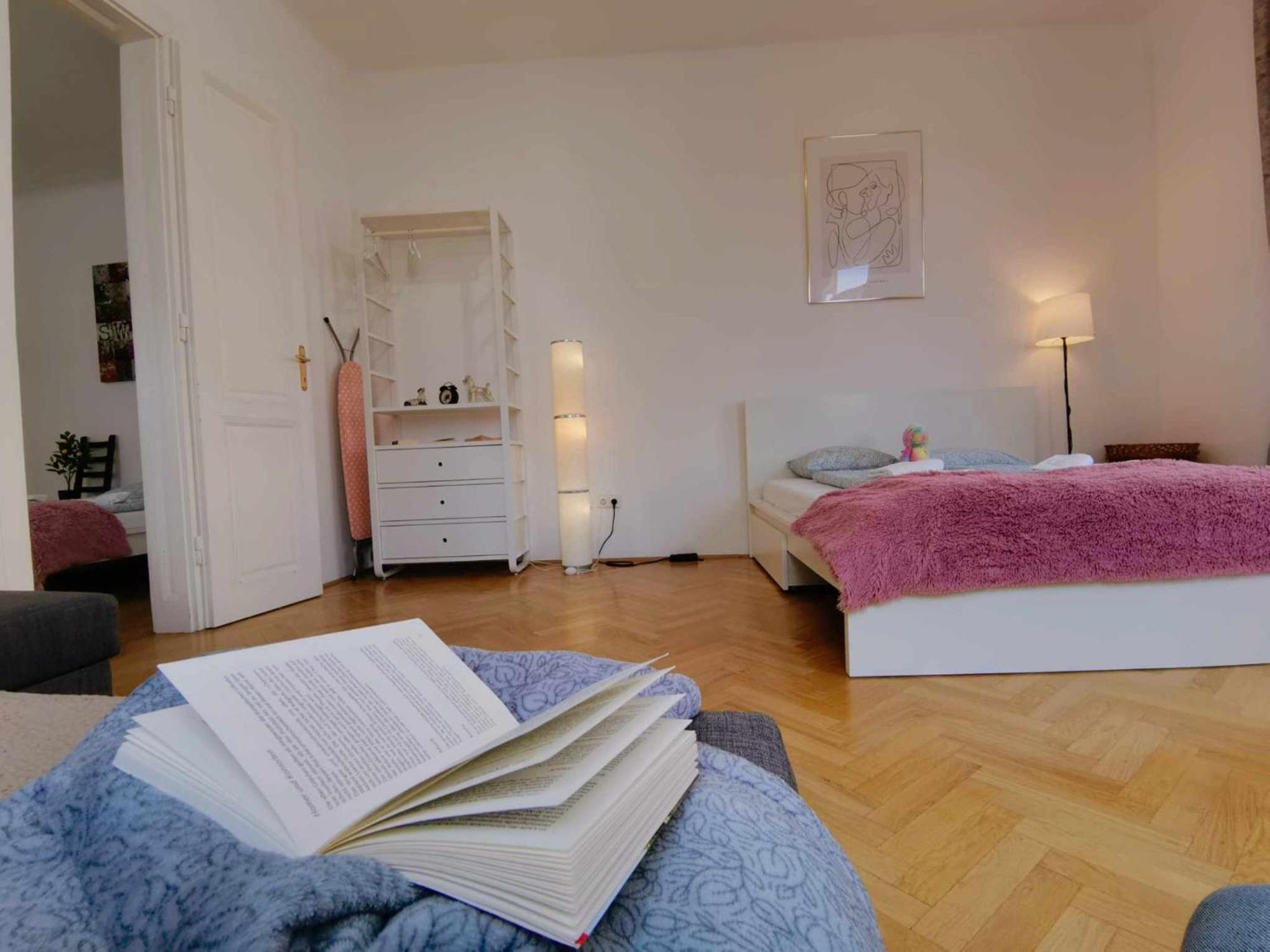 Central And Round 3 Minutes To City Shopping Center And Schoenbrunn Palace Vienna Luaran gambar