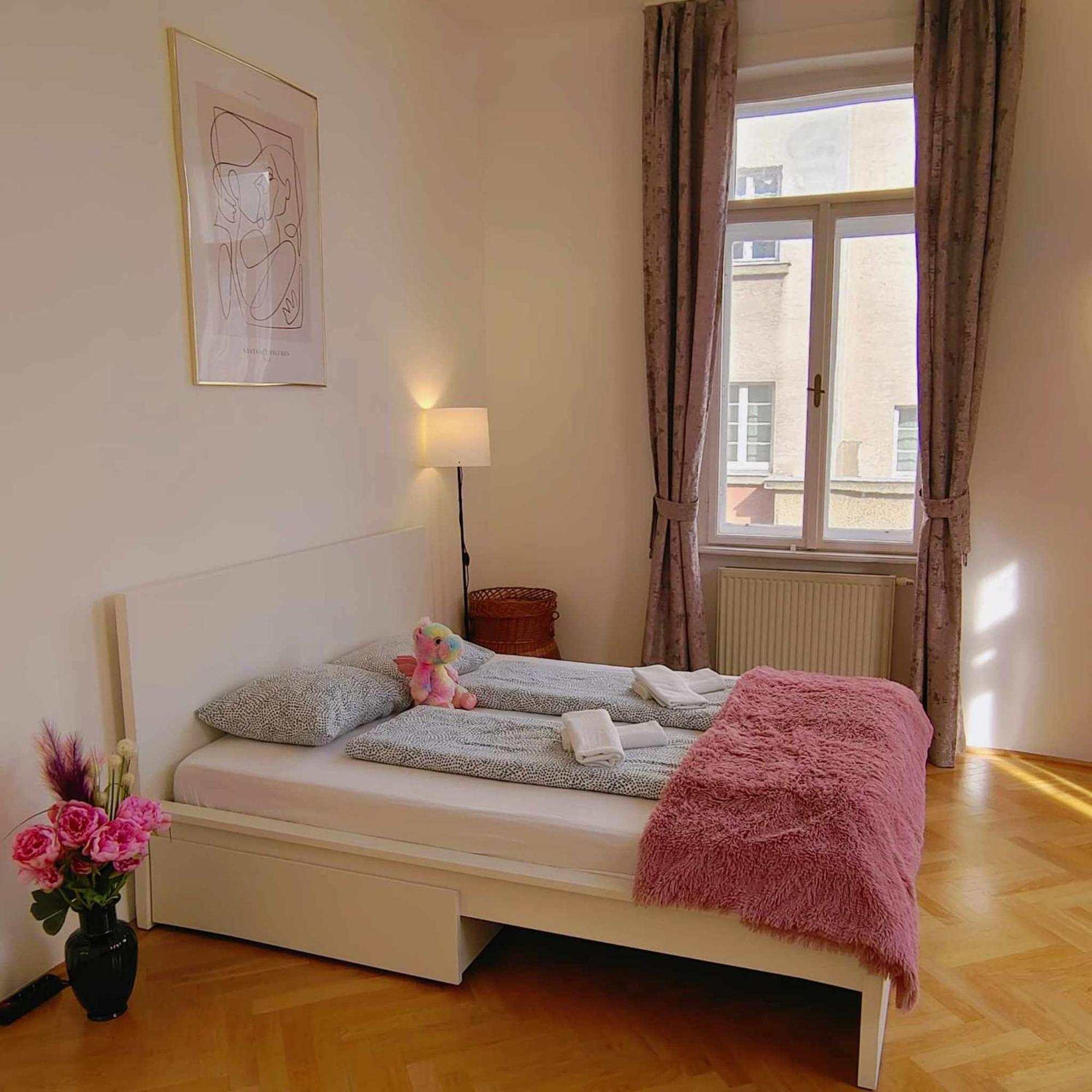 Central And Round 3 Minutes To City Shopping Center And Schoenbrunn Palace Vienna Luaran gambar