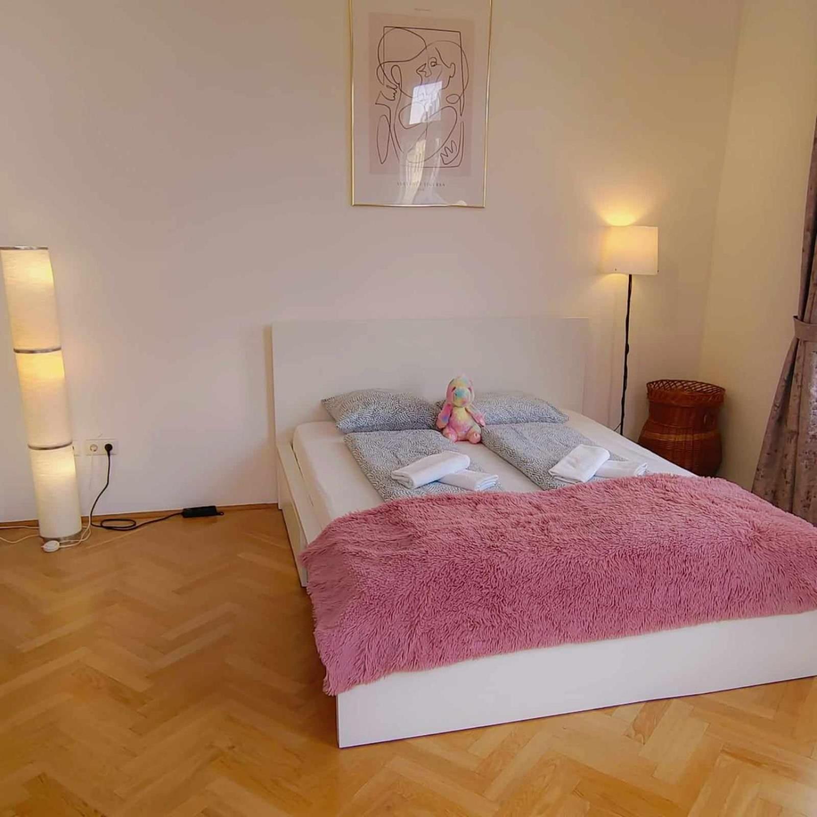 Central And Round 3 Minutes To City Shopping Center And Schoenbrunn Palace Vienna Luaran gambar